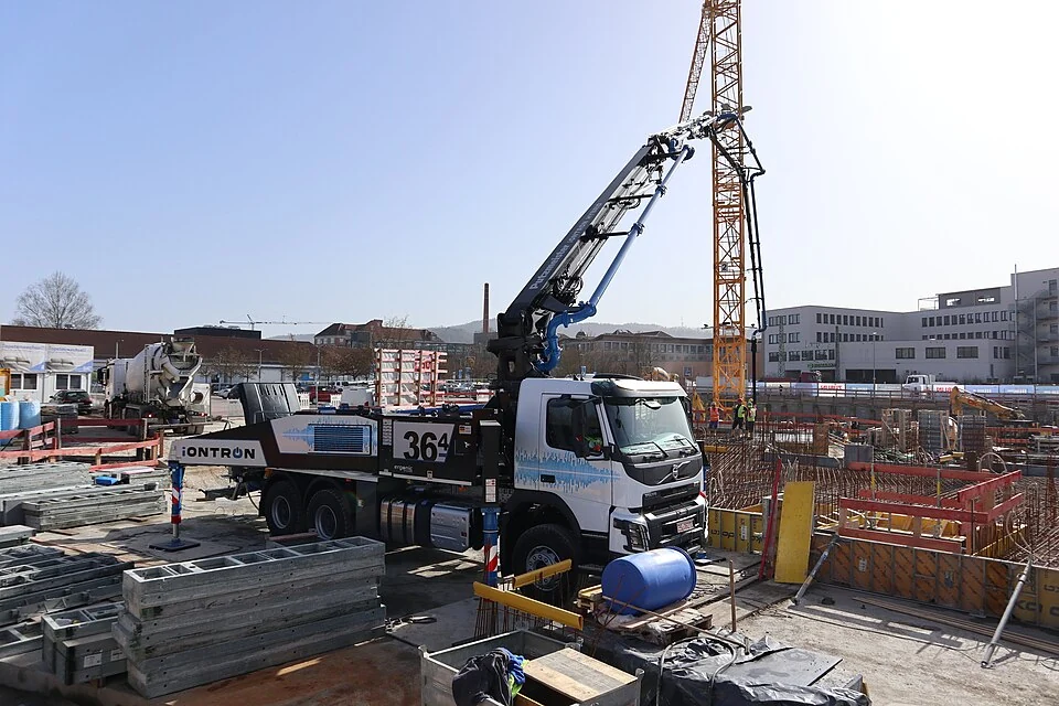 Concrete pump Boom pump 36 to 42 m — photo of a Putzmeister M36-4 iONTRON