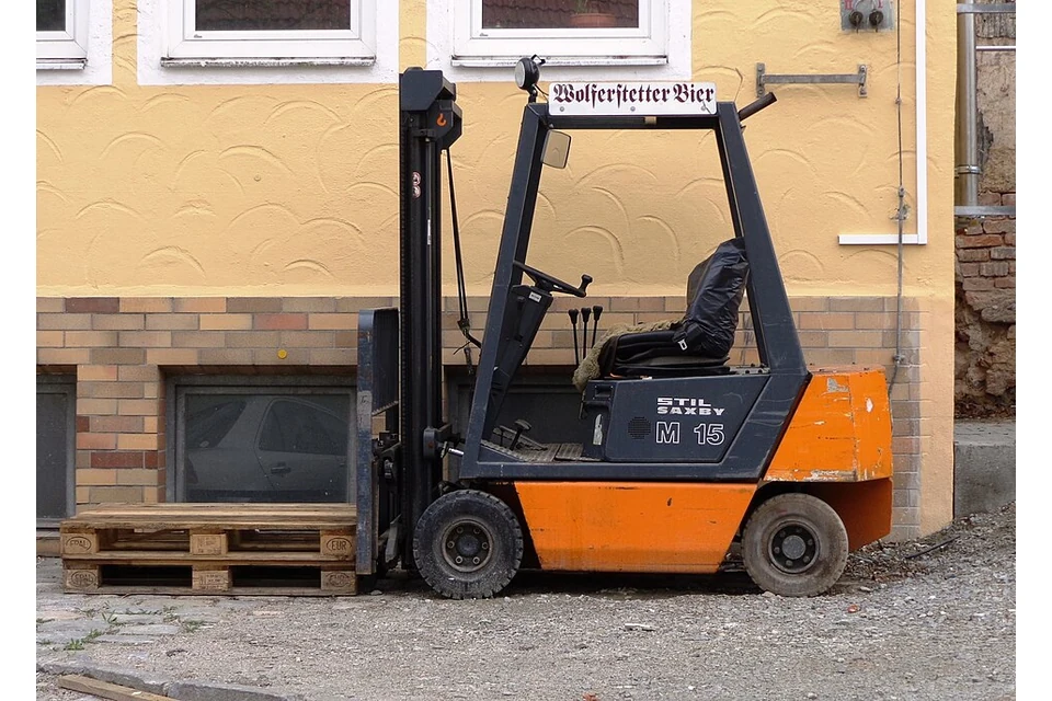 Diesel forklift 1.5 t — photo of a Still/Saxby M15