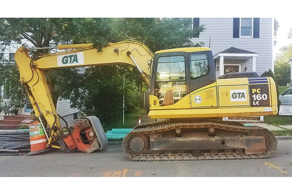 Excavator (360) 16 to 18 t — photo of a Komatsu PC160LC-7