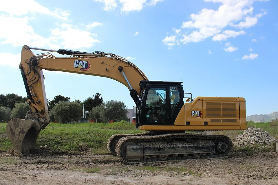 Excavator (360) 35 to 40 t — photo of a Caterpillar 336