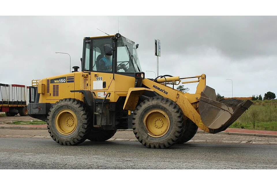Loading shovel 1.5 m³ bucket — photo of a Komatsu WA150-5
