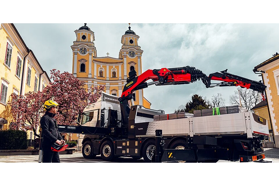 Lorry loader crane 80 tm and over — photo of a Palfinger PK1050 TEC