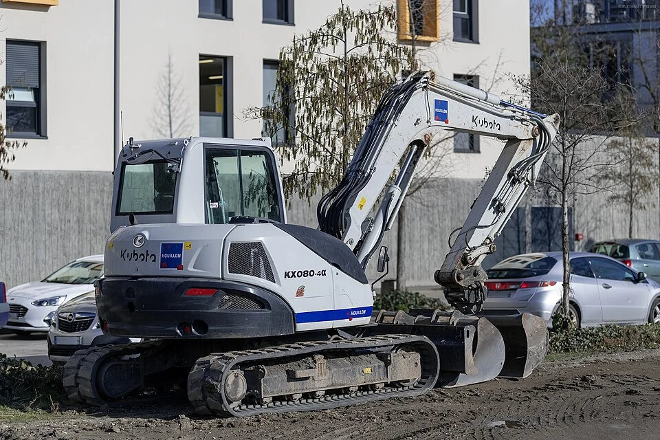 Midi digger, example machine (Kubota KX080-4α)