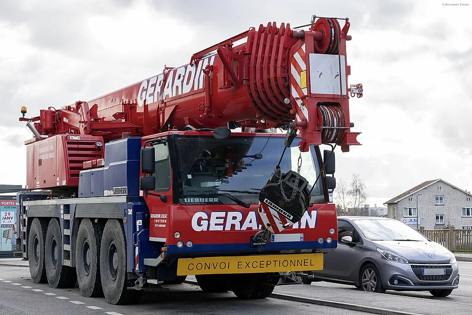 Mobile crane 100 t — photo of a Liebherr LTM1100-4.2