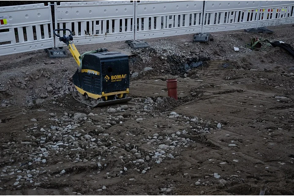 Reversible plate compactor 600 kg — photo of a BOMAG BPR 70/70 D