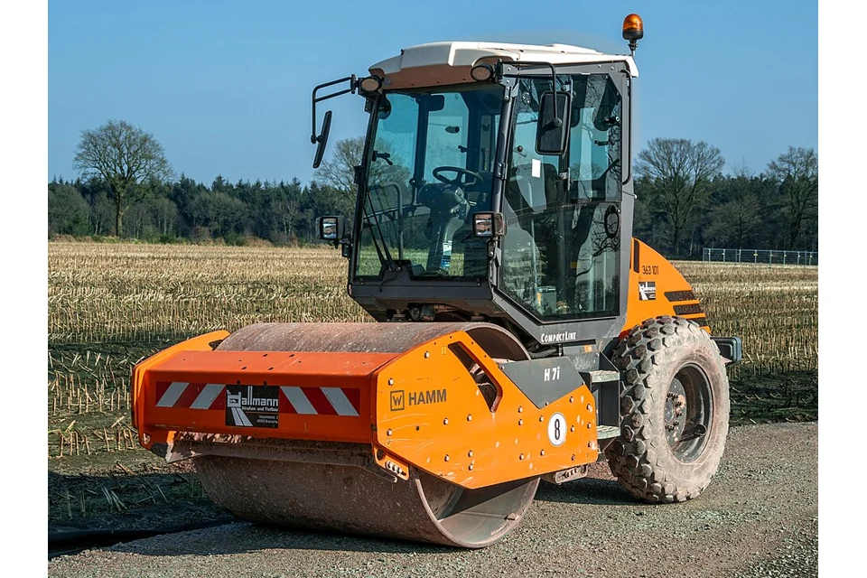 Single drum roller 7 t — photo of a HAMM H7i CompactLine