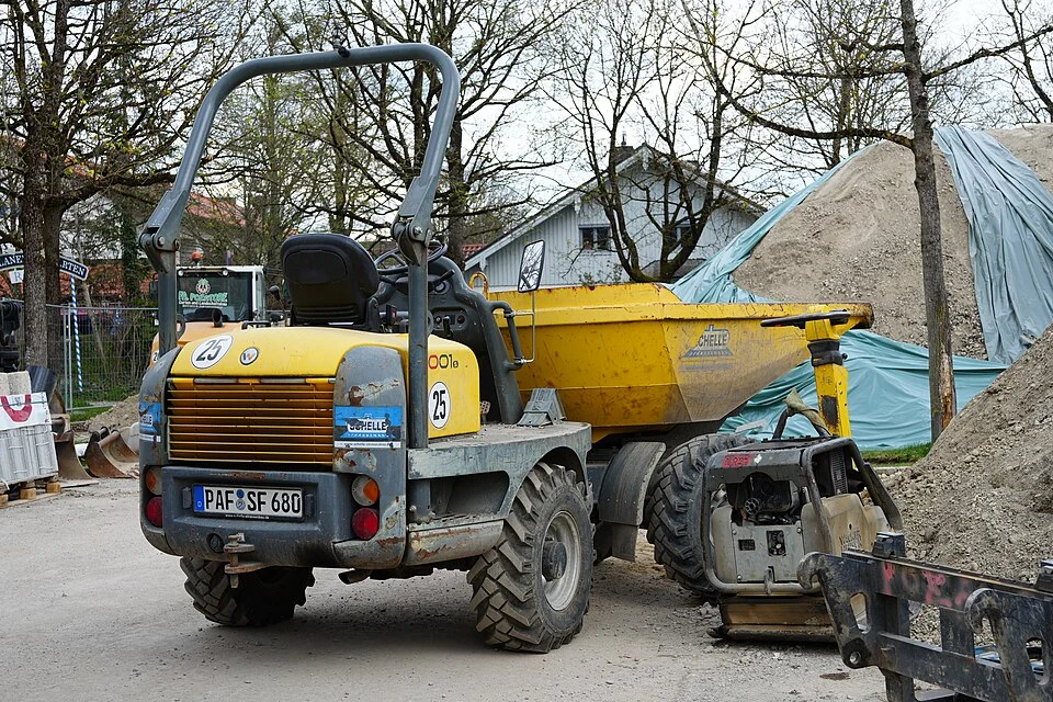 Site dumper 4 t — photo of a Wacker Neuson 4001