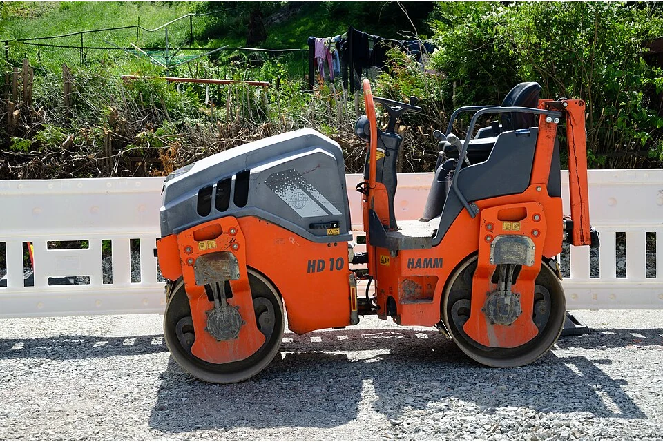 Ride-on tandem roller 2.5 t (100 cm) — photo of a HAMM HD 10