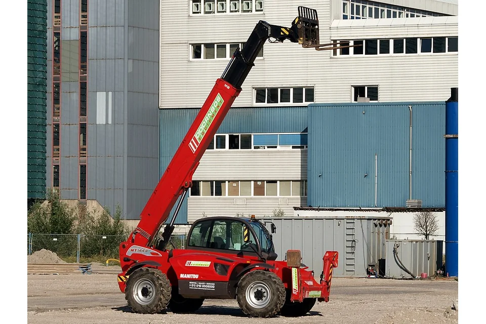 Telehandler 12 to 14 m — photo of a Manitou MT1440