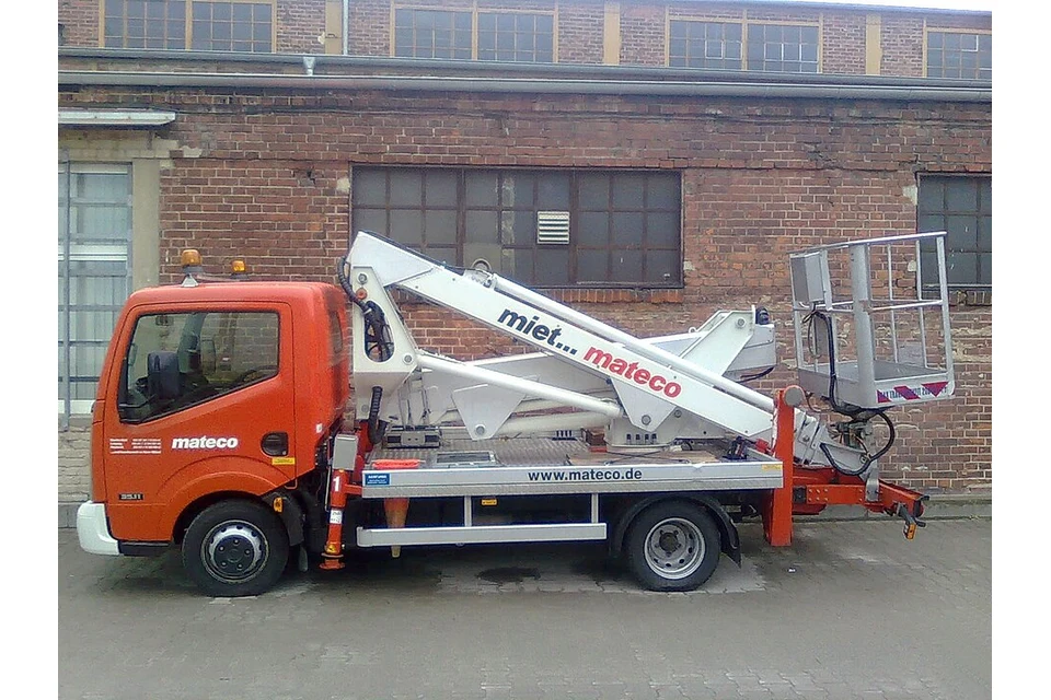 Truck-mounted cherry picker 20 m (3.5 t, car licence) — photo of a Multitel MX 200