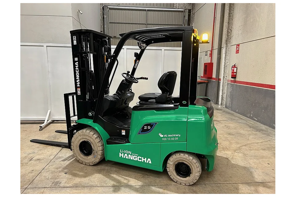 Electric forklift, example machine