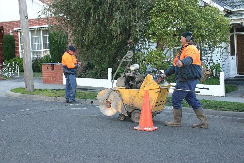 Floor saw (road saw), example machine