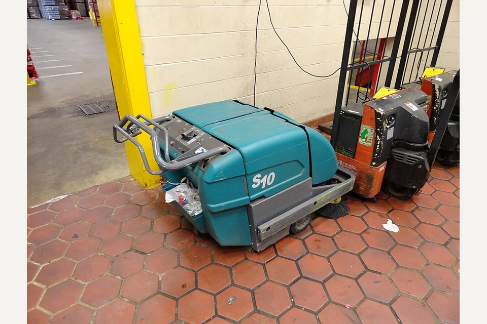 Floor sweeper, example machine
