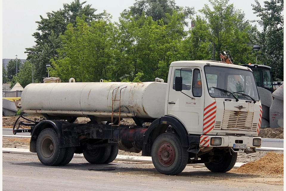 Water bowser, example machine